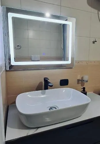 Avi - Daily Rent Lejlighed Tirana