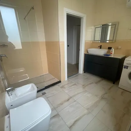 Avi - Daily Rent Apartment Tirana